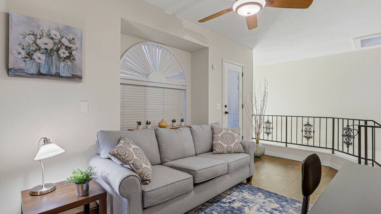 Photo of Livingroom in Festival Hills