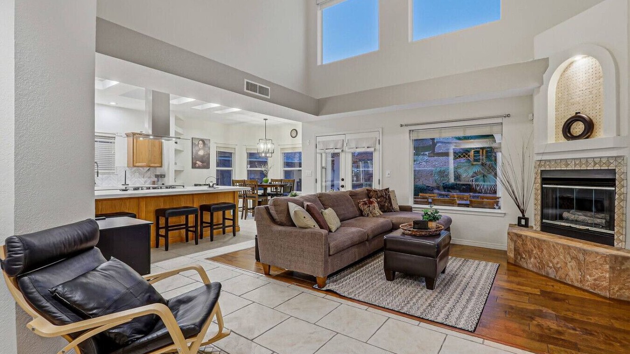 Photo of Livingroom in Festival Hills