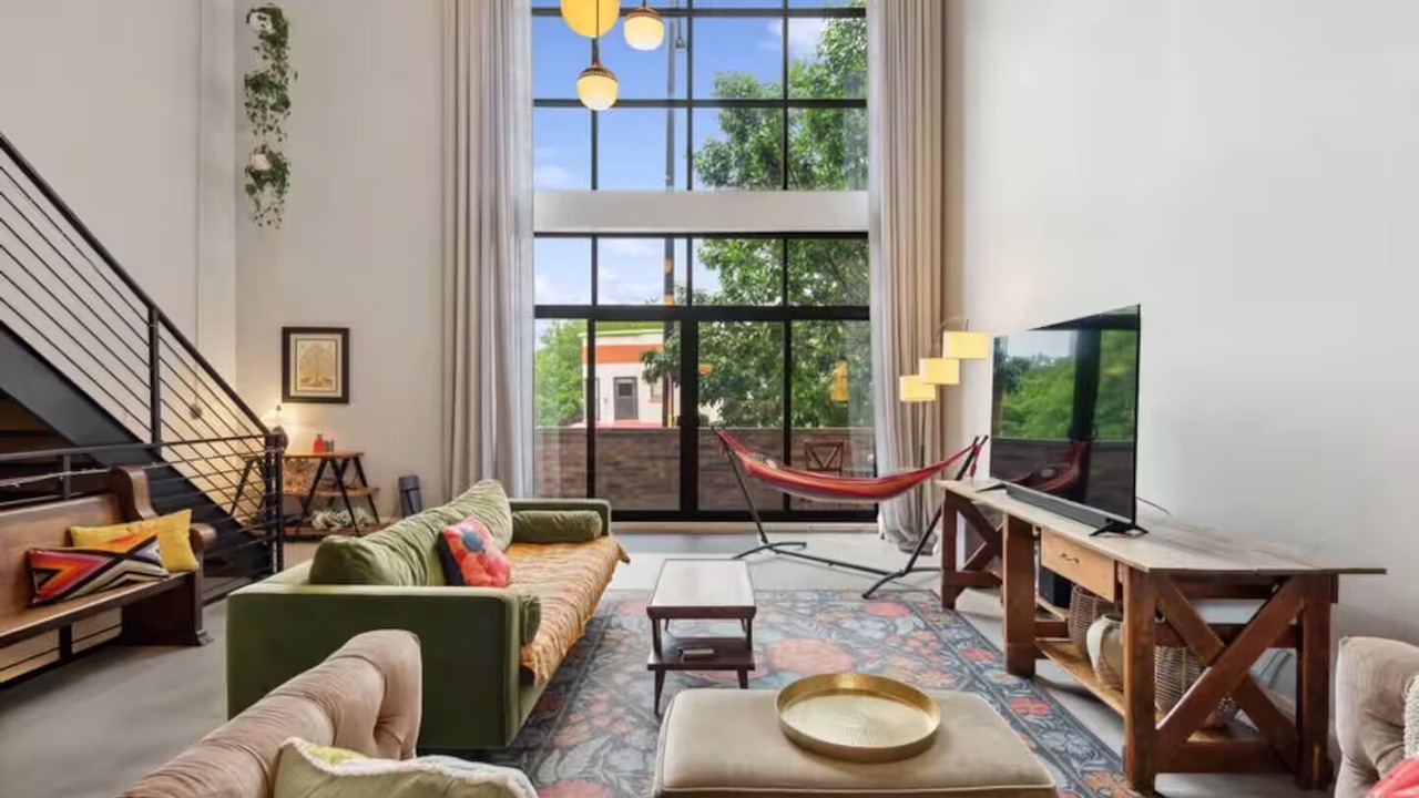 Photo of Livingroom in Lakeview