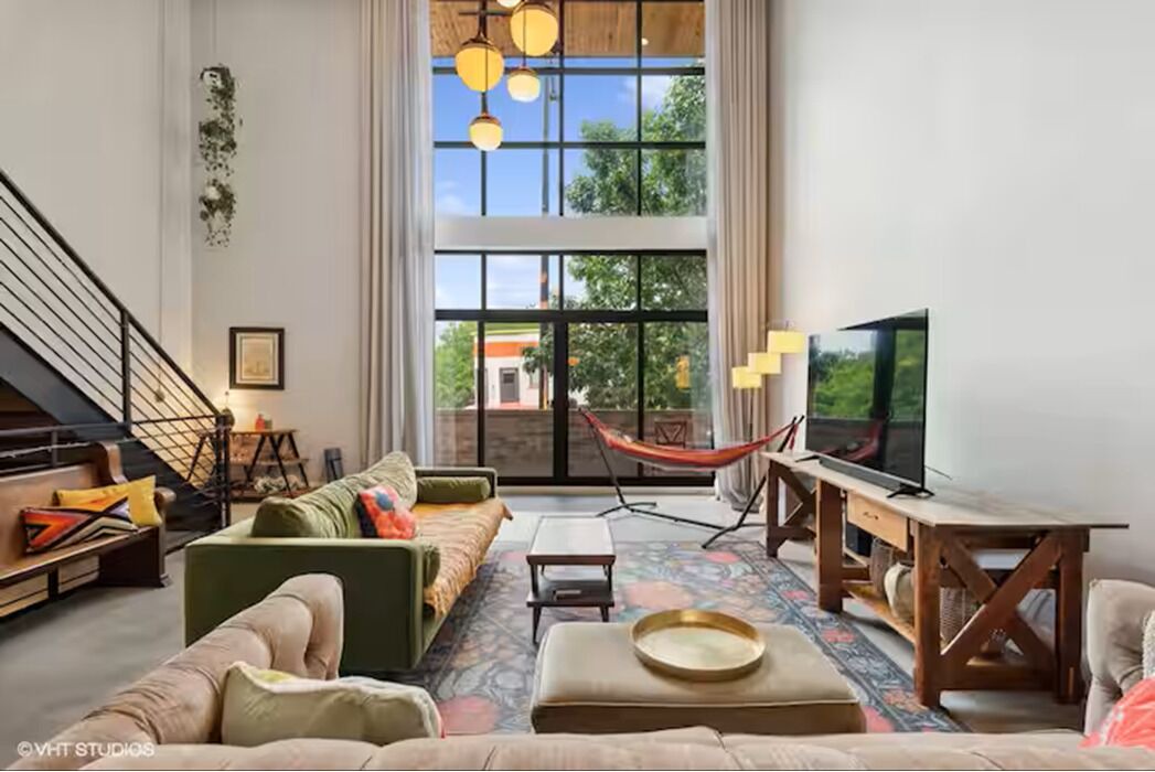 Photo of Livingroom in Lakeview