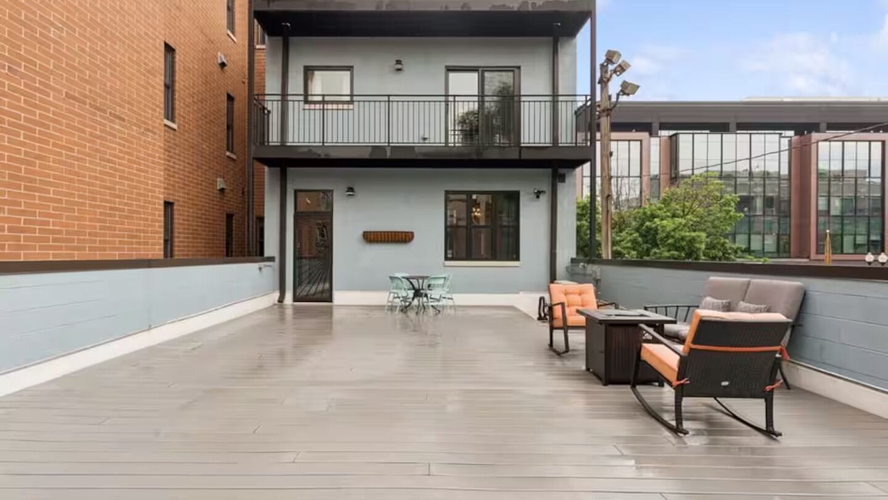 Photo of Outdoor in Lakeview