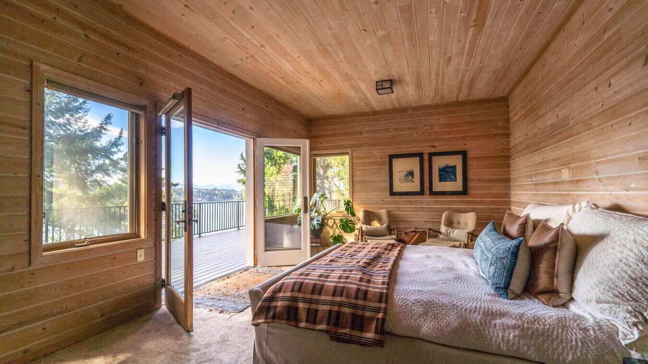 Photo of Bedroom in Bainbridge Island