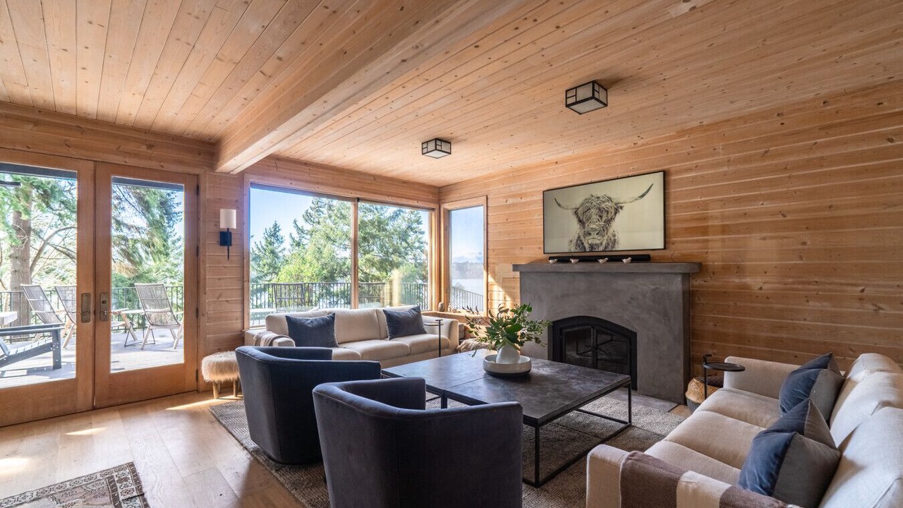 Photo of Livingroom in Bainbridge Island