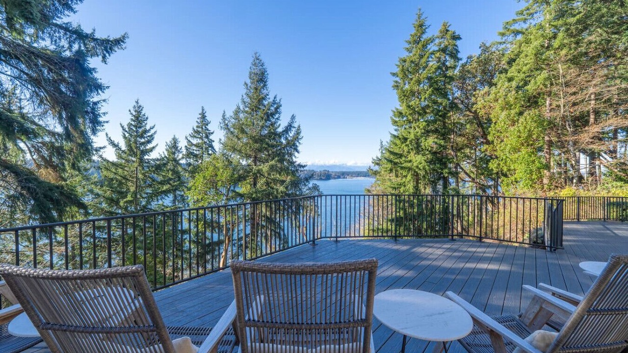 Photo of Patio Balcony in Bainbridge Island