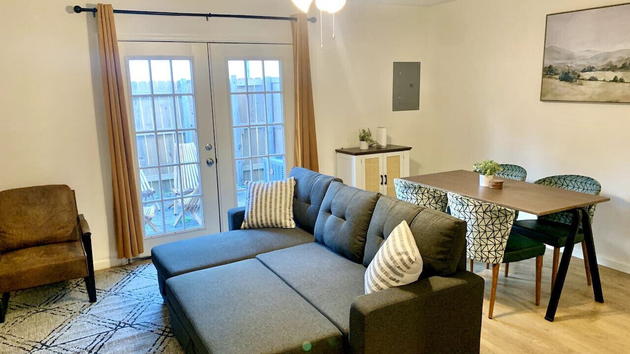 Photo of Livingroom in Starkville