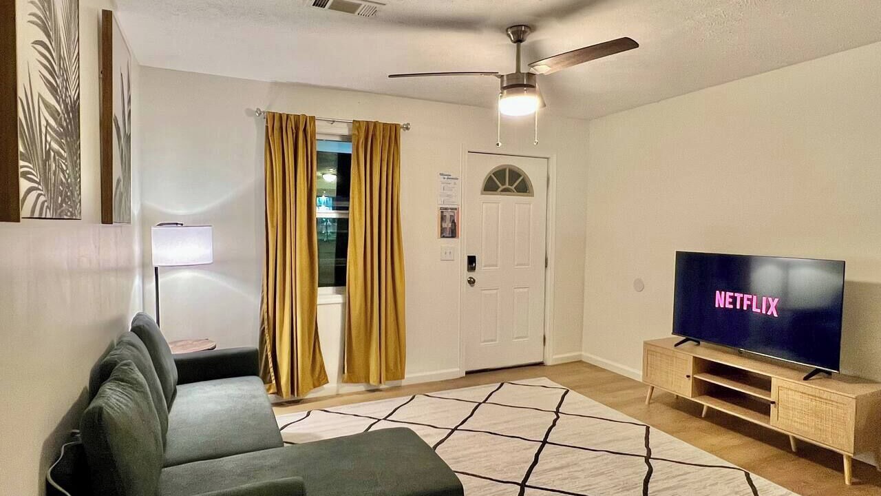 Photo of Livingroom in Starkville