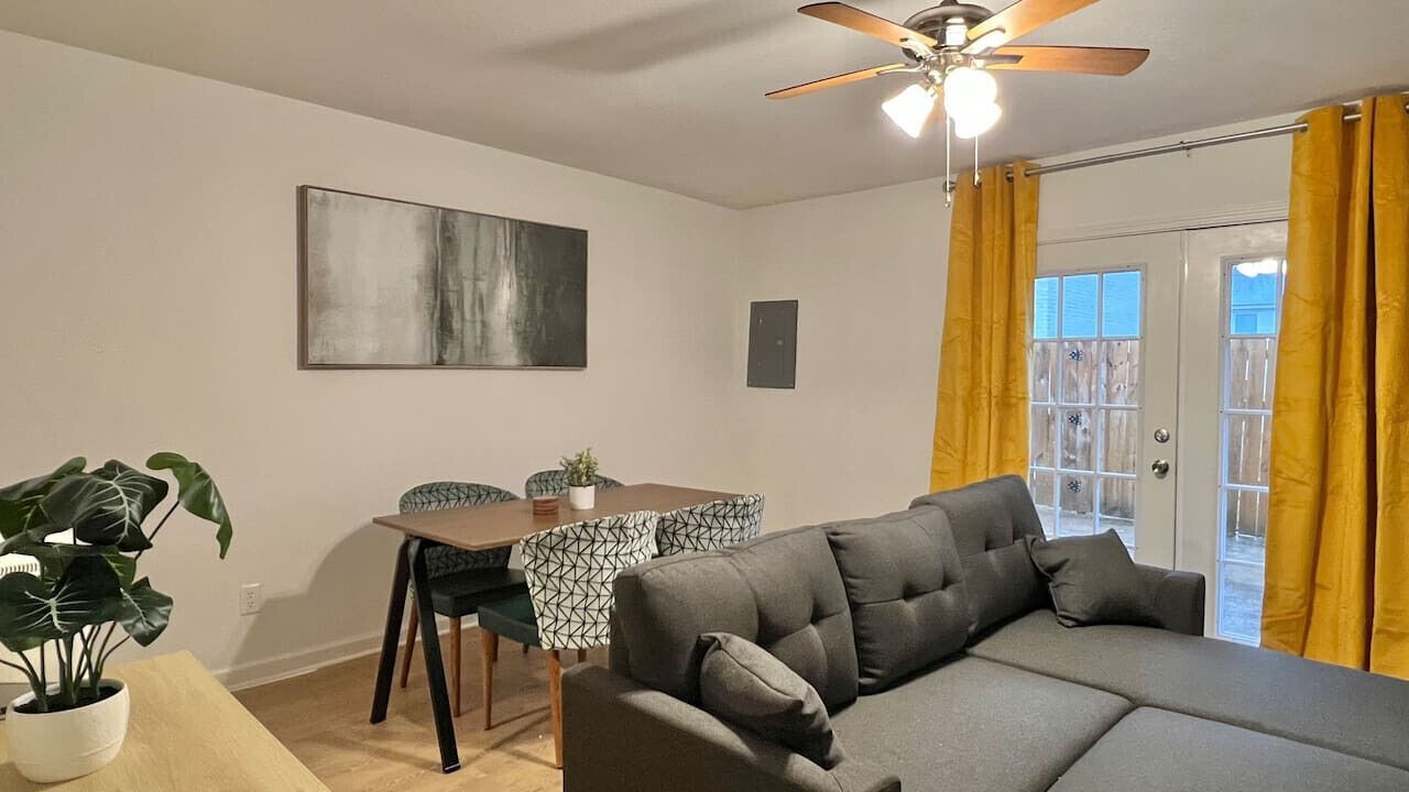 Photo of Livingroom in Starkville