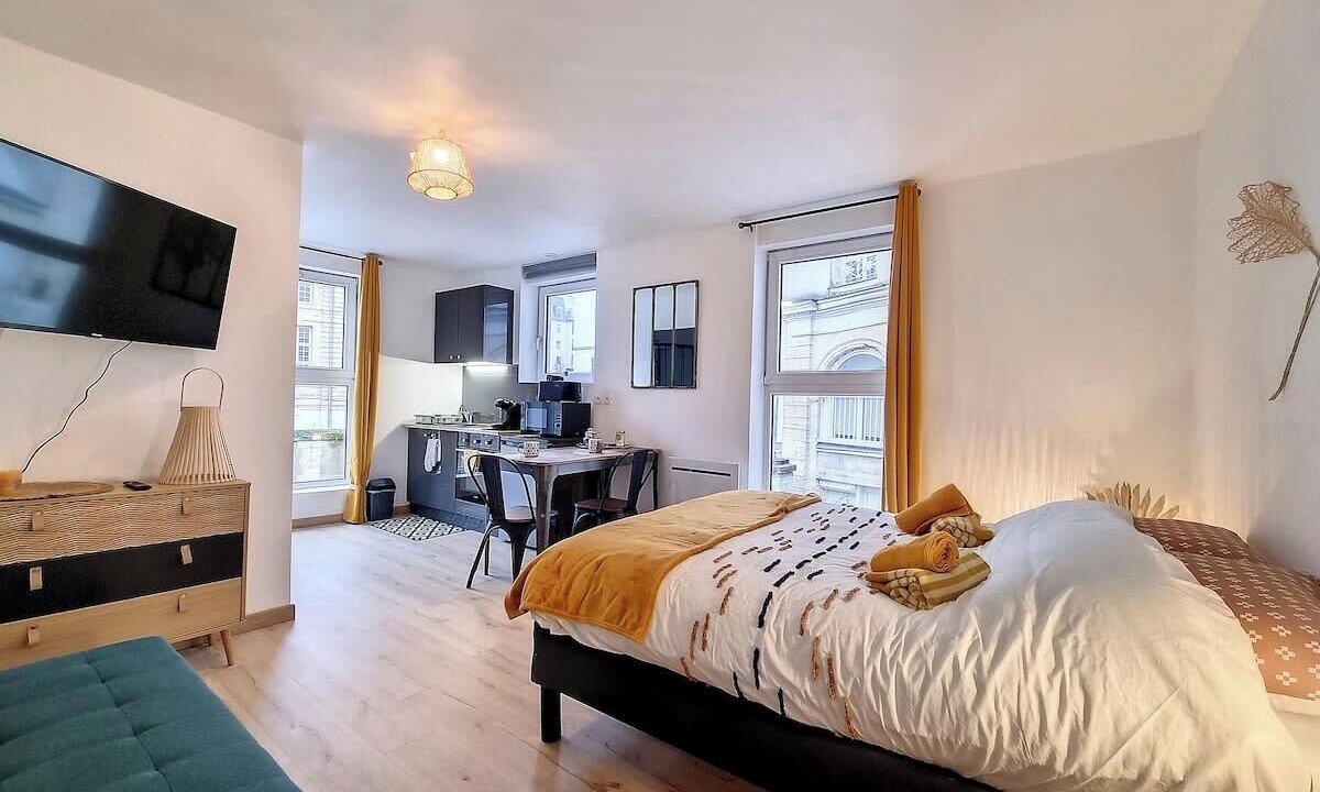 Photo of Bedroom in Quartier Pasteur