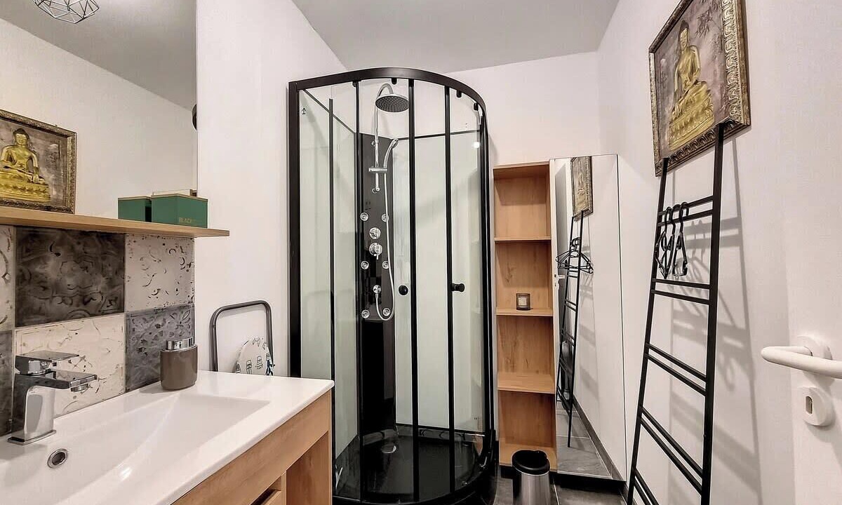 Photo of Bathroom in Quartier Pasteur