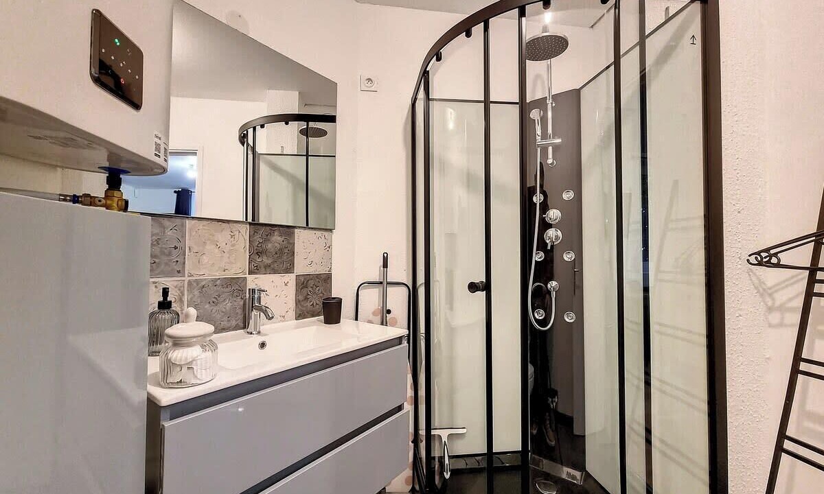 Photo of Bathroom in Quartier Pasteur