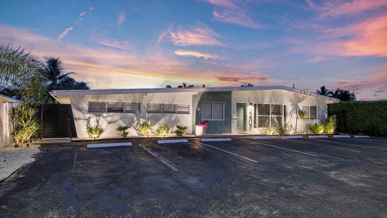 Photo of Outdoor in Dolphin Isles