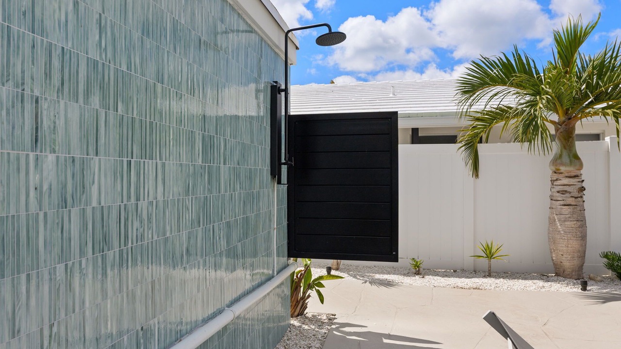 Photo of Patio Balcony in Dolphin Isles