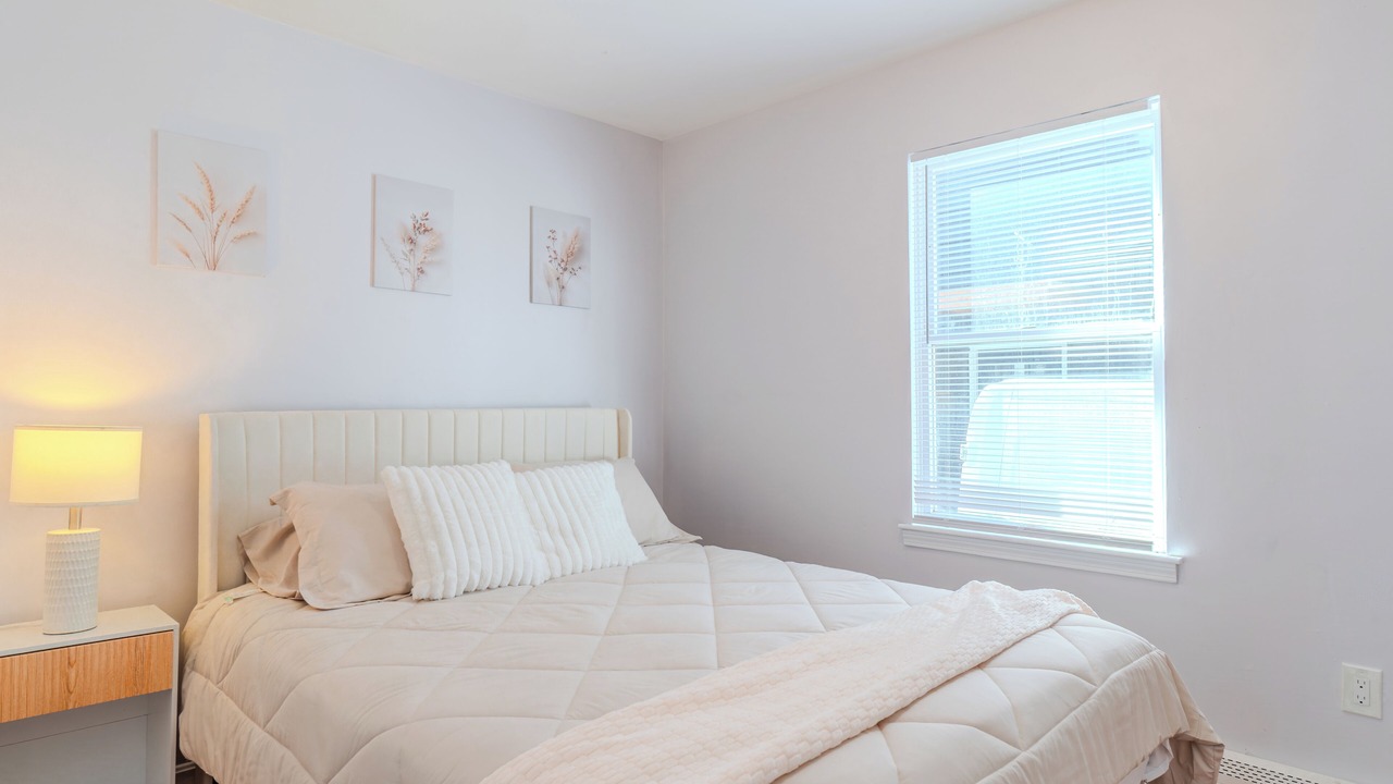 Photo of Bedroom in East Somerville