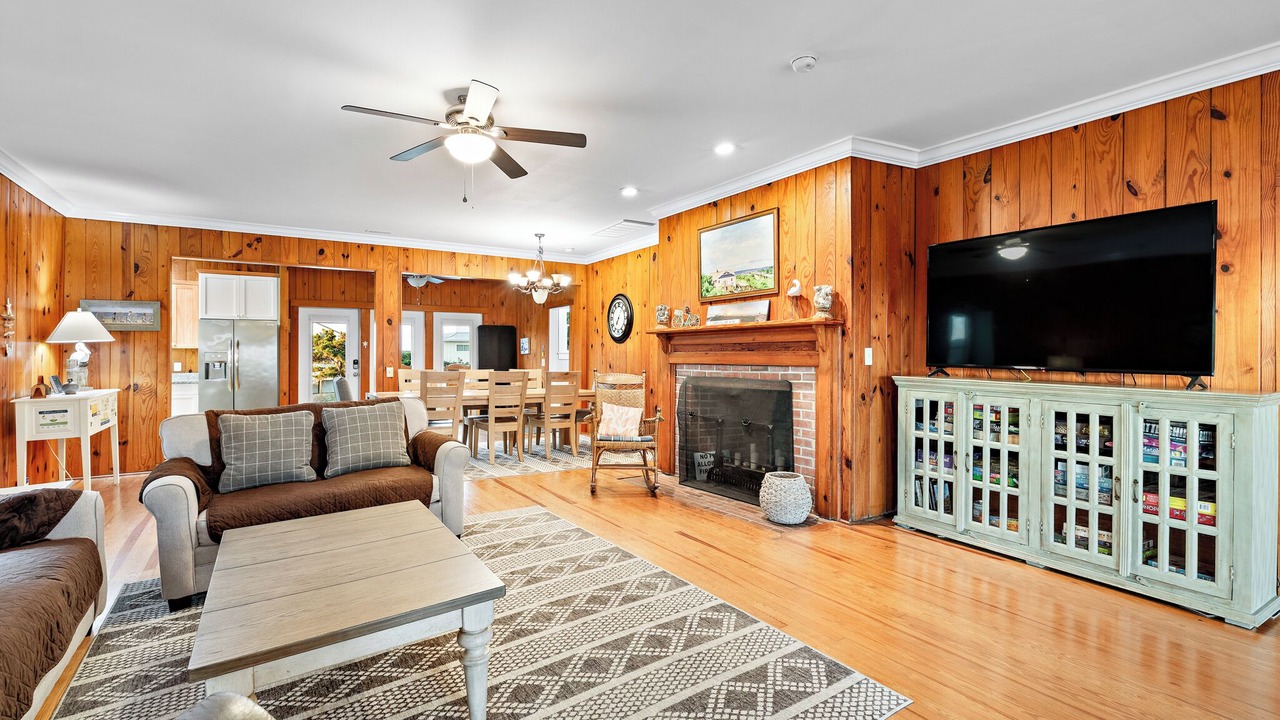 Photo of Livingroom in Caswell Beach
