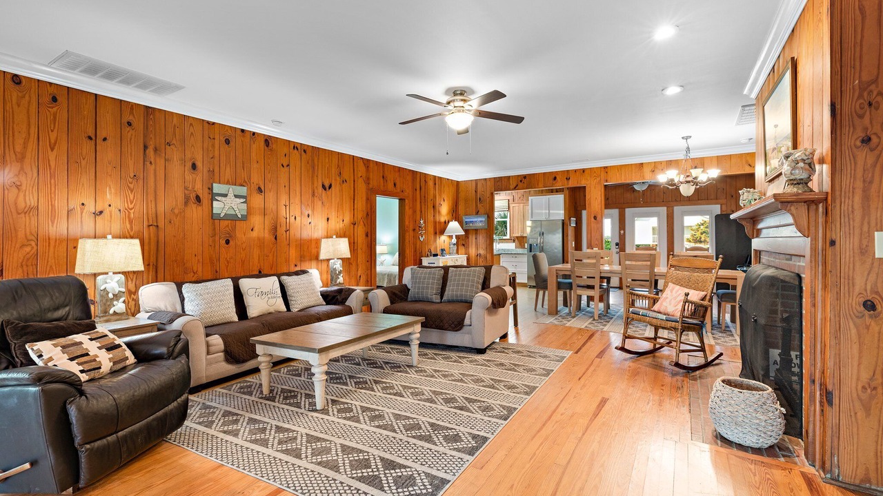 Photo of Livingroom in Caswell Beach