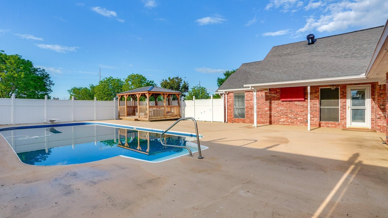 Photo of Outdoor in Calera