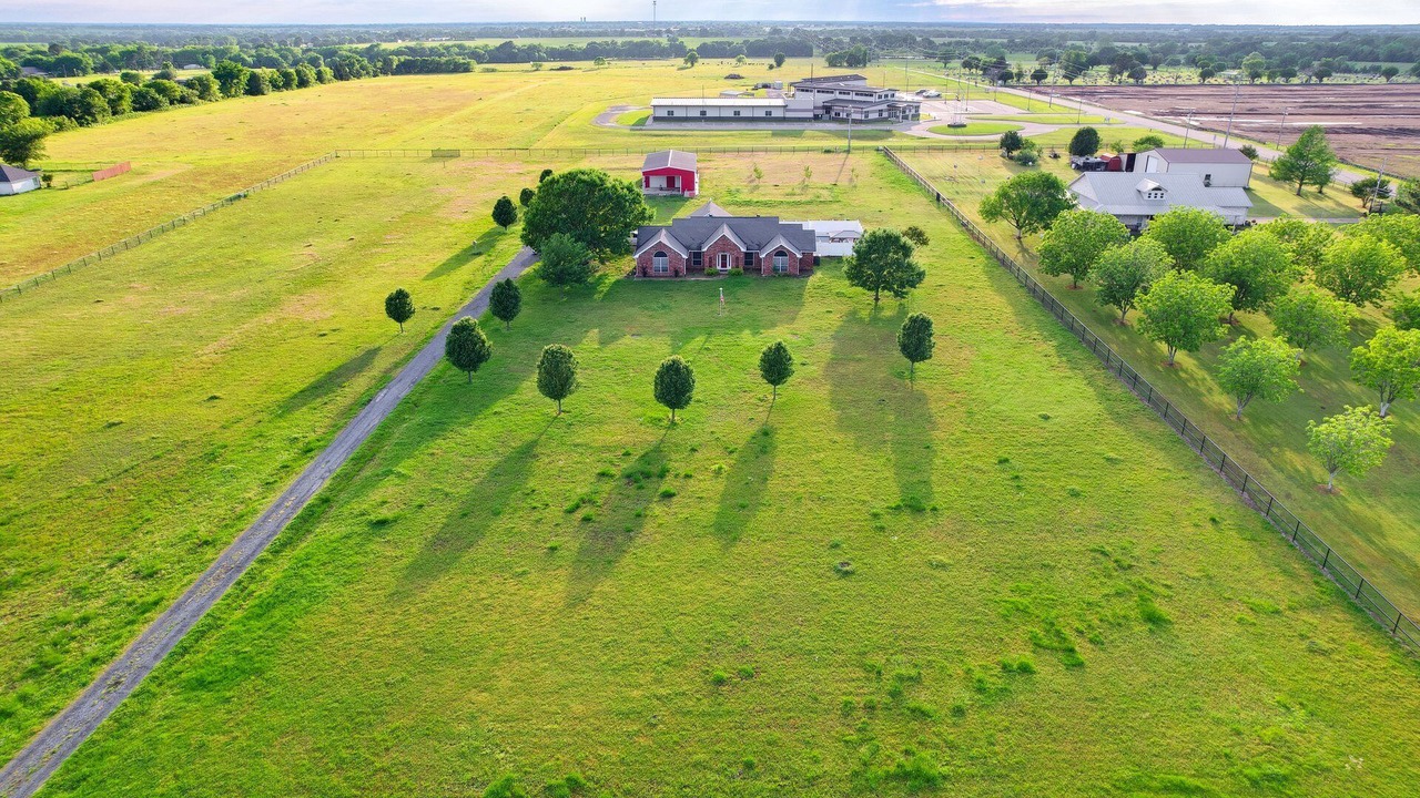 Photo of Outdoor in Calera