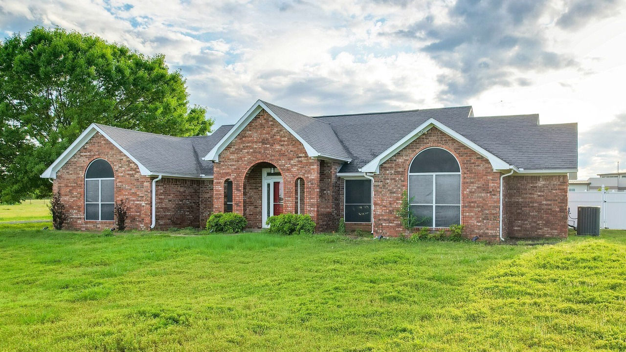 Photo of Outdoor in Calera