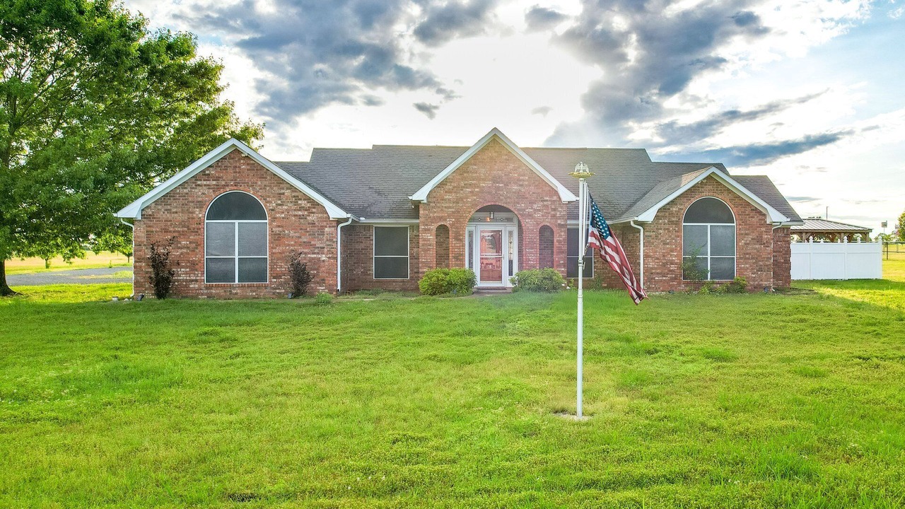 Photo of Outdoor in Calera