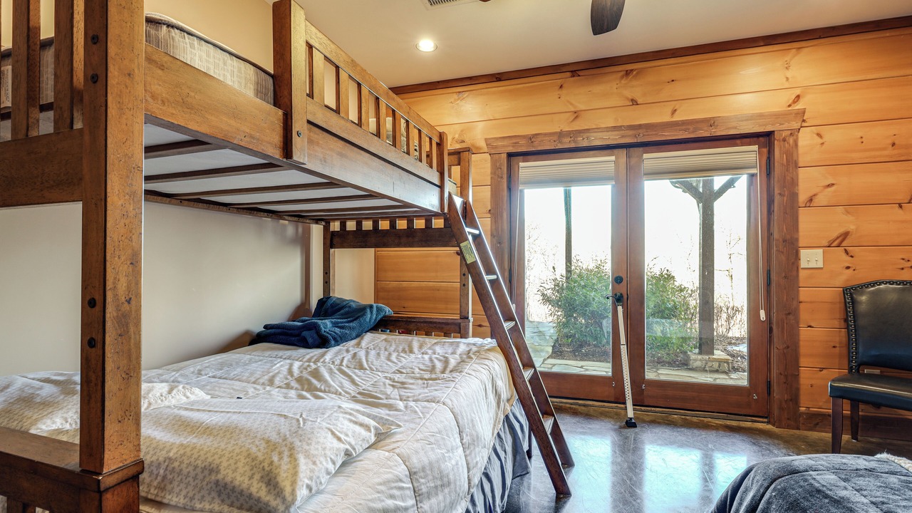 Photo of Bedroom in Spruce Pine