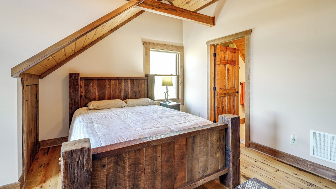 Photo of Bedroom in Spruce Pine