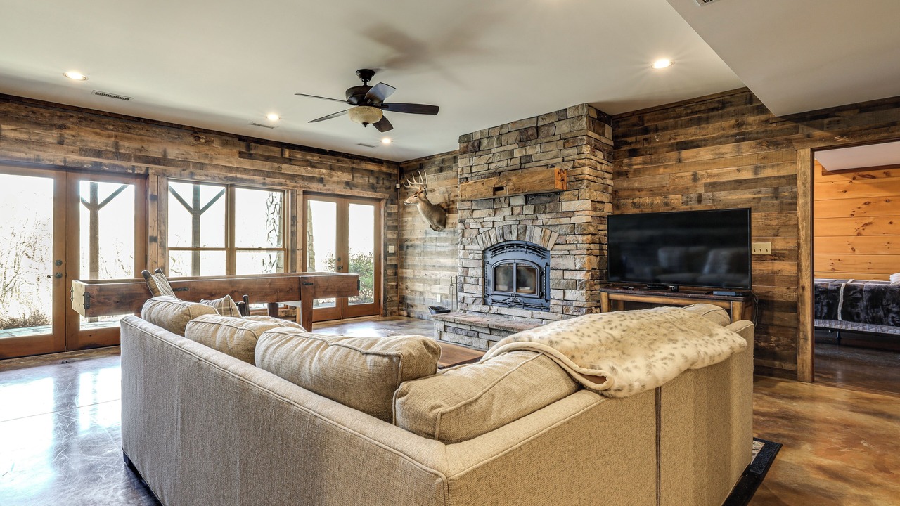Photo of Livingroom in Spruce Pine