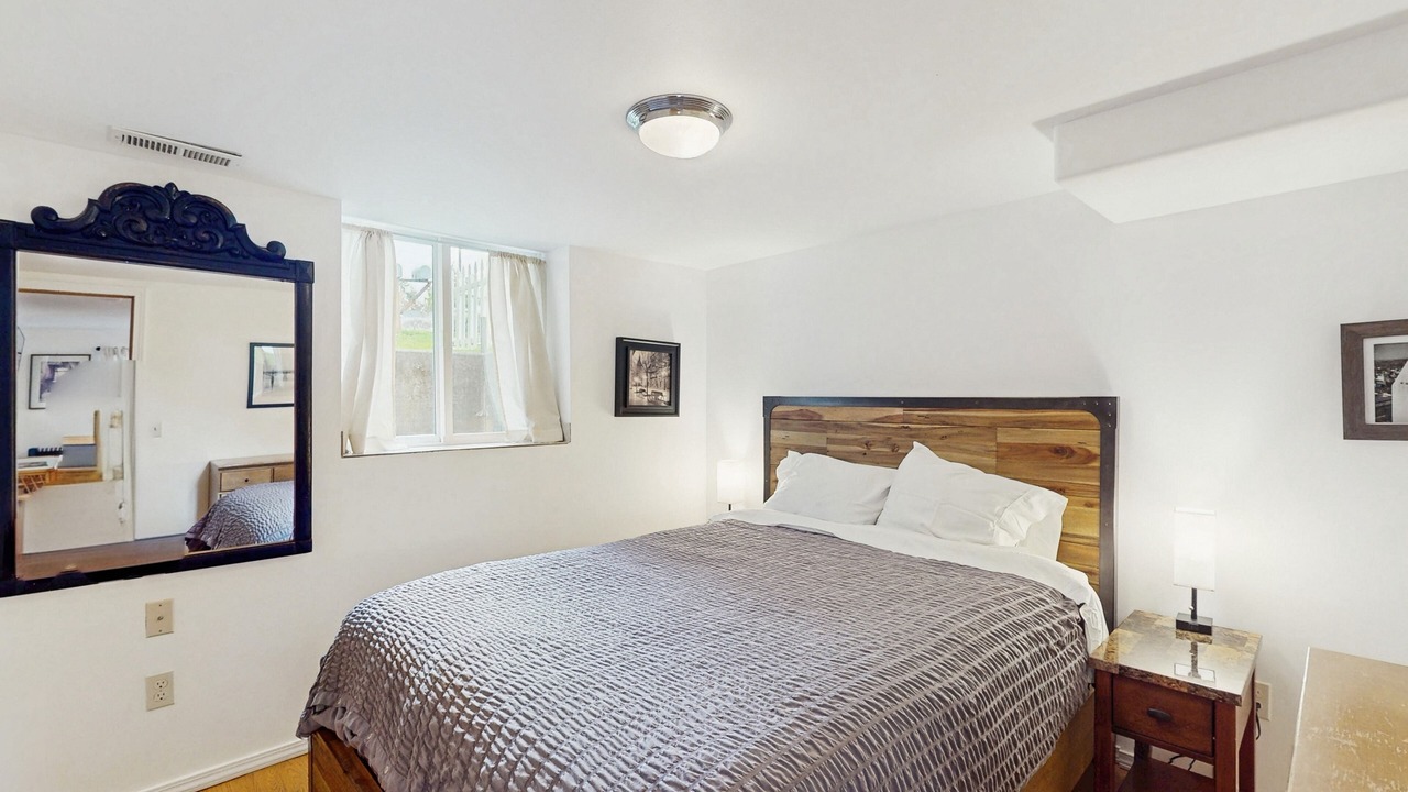Photo of Bedroom in North Beach/Blue Ridge