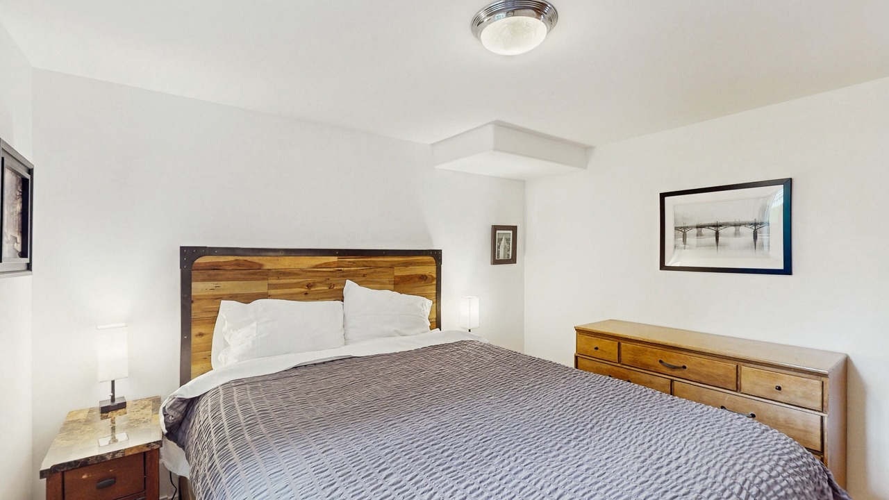 Photo of Bedroom in North Beach/Blue Ridge