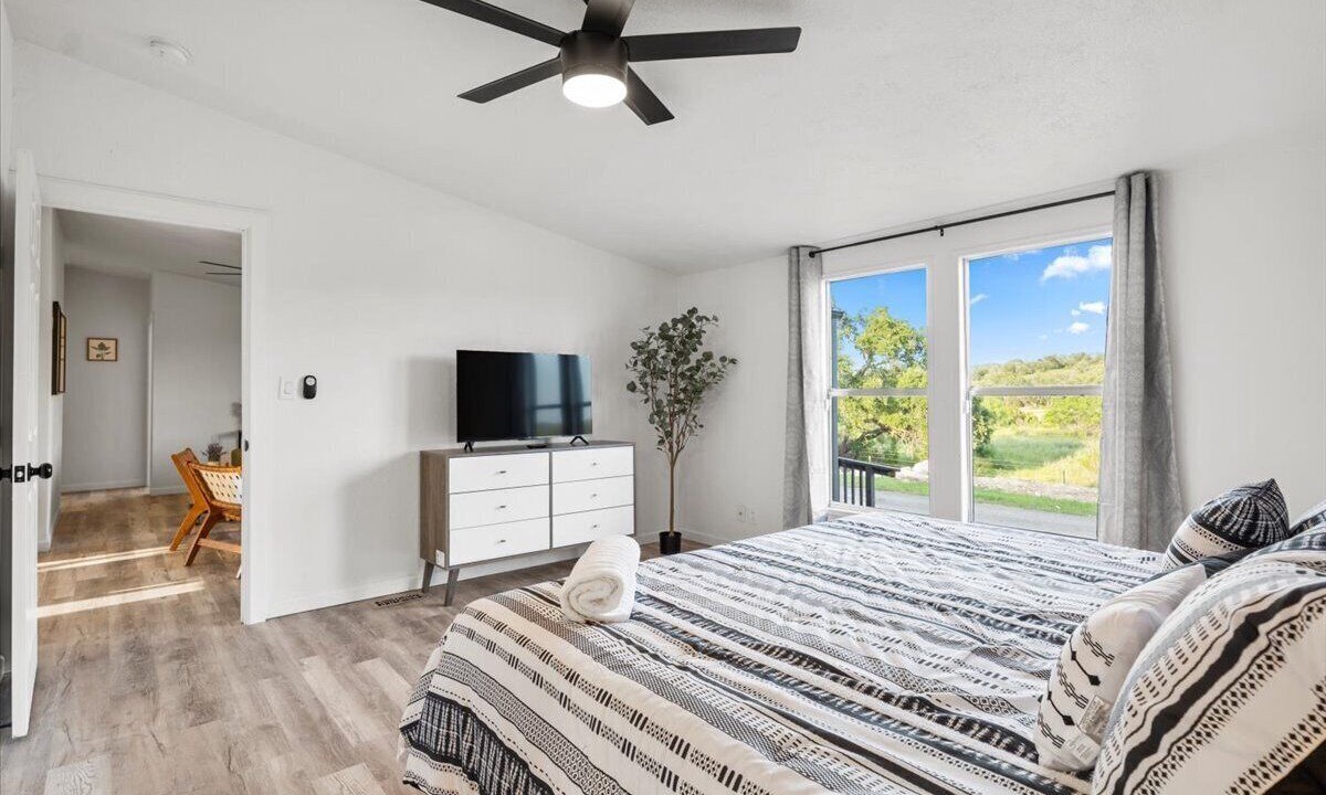Photo of Bedroom in Canyon Lake