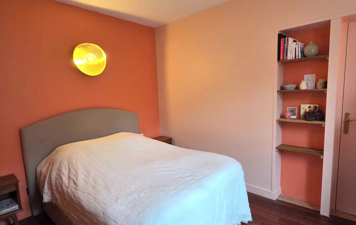 Photo of Bedroom in Colombes