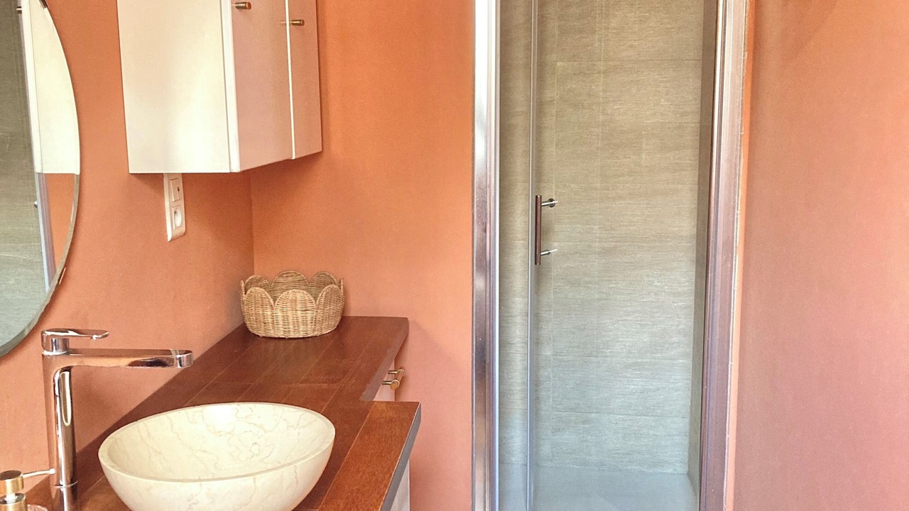 Photo of Bathroom in Colombes