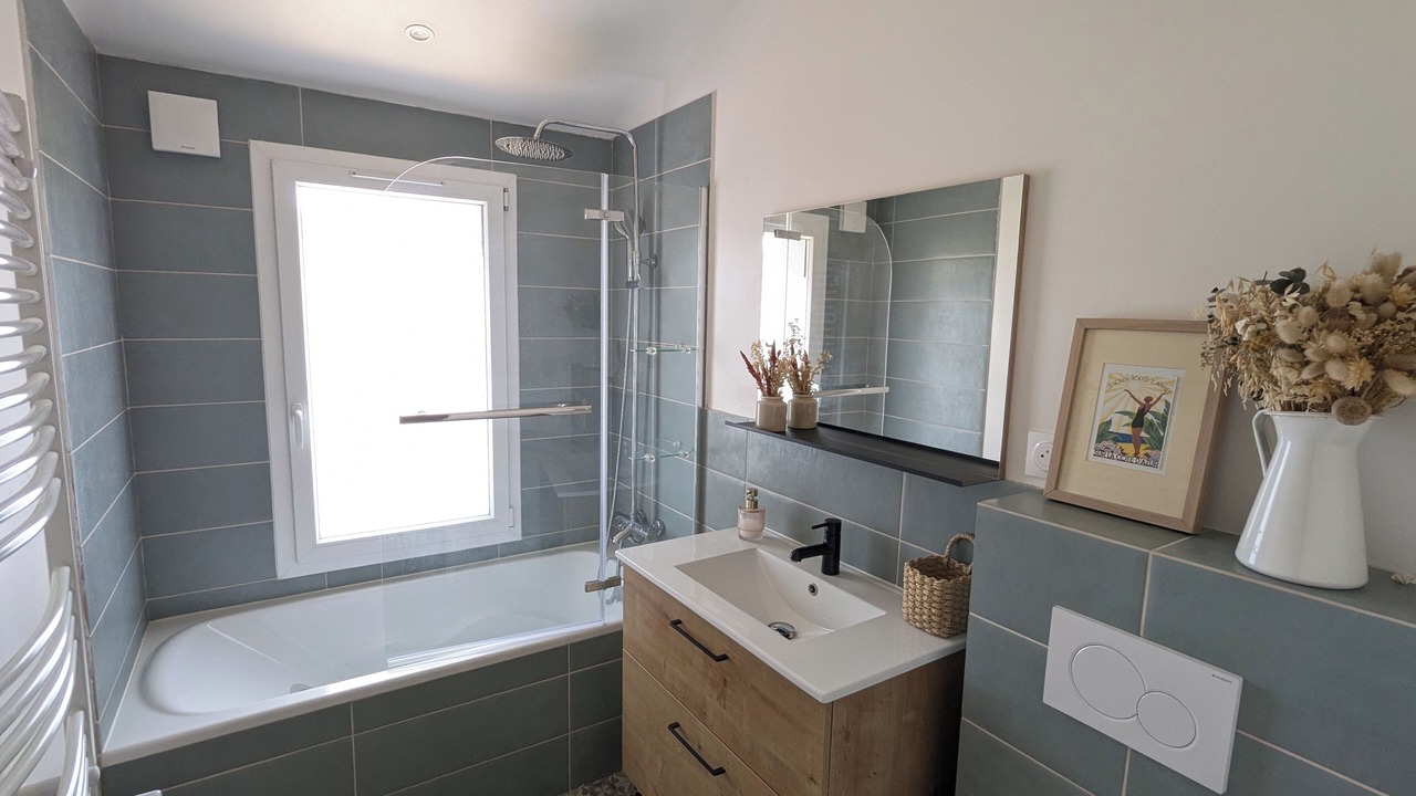 Photo of Bathroom in Colombes
