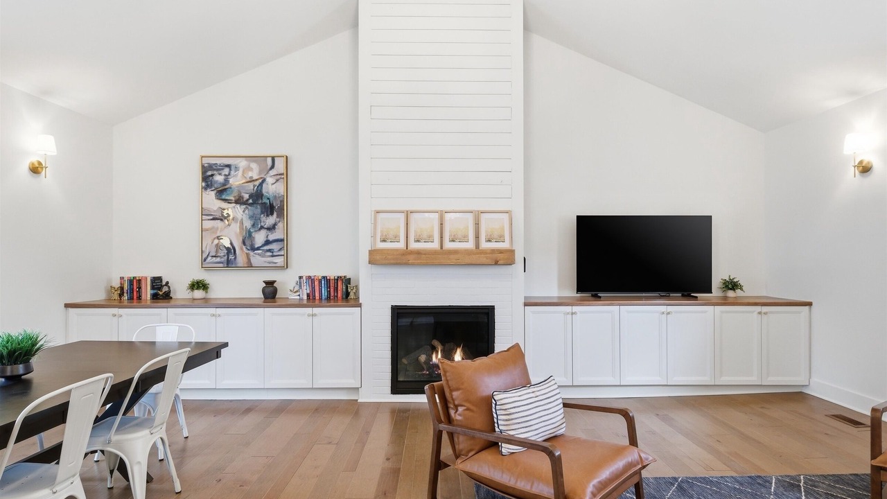 Photo of Livingroom in Merriam
