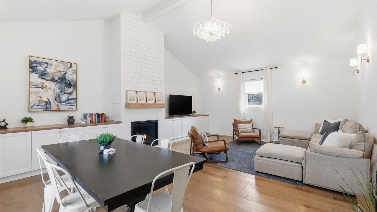 Photo of Livingroom in Merriam