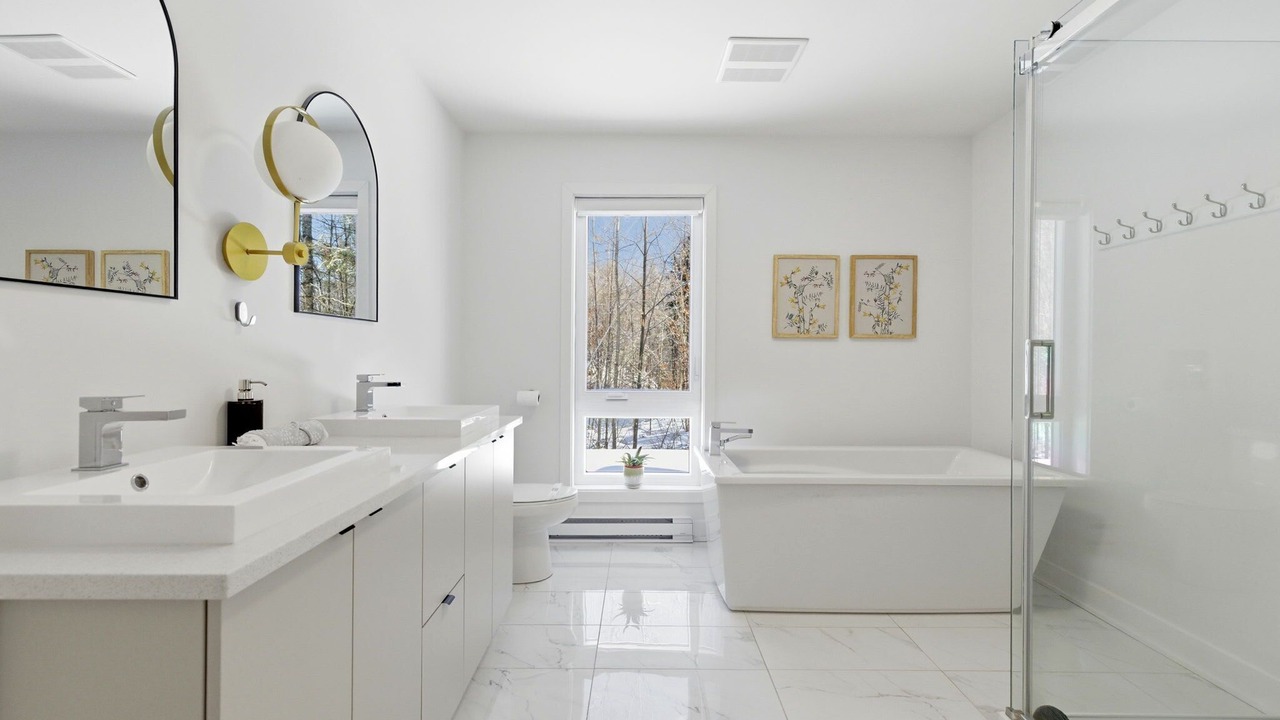 Photo of Bathroom in Saint Come