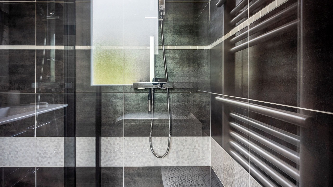 Photo of Bathroom in Ambacourt
