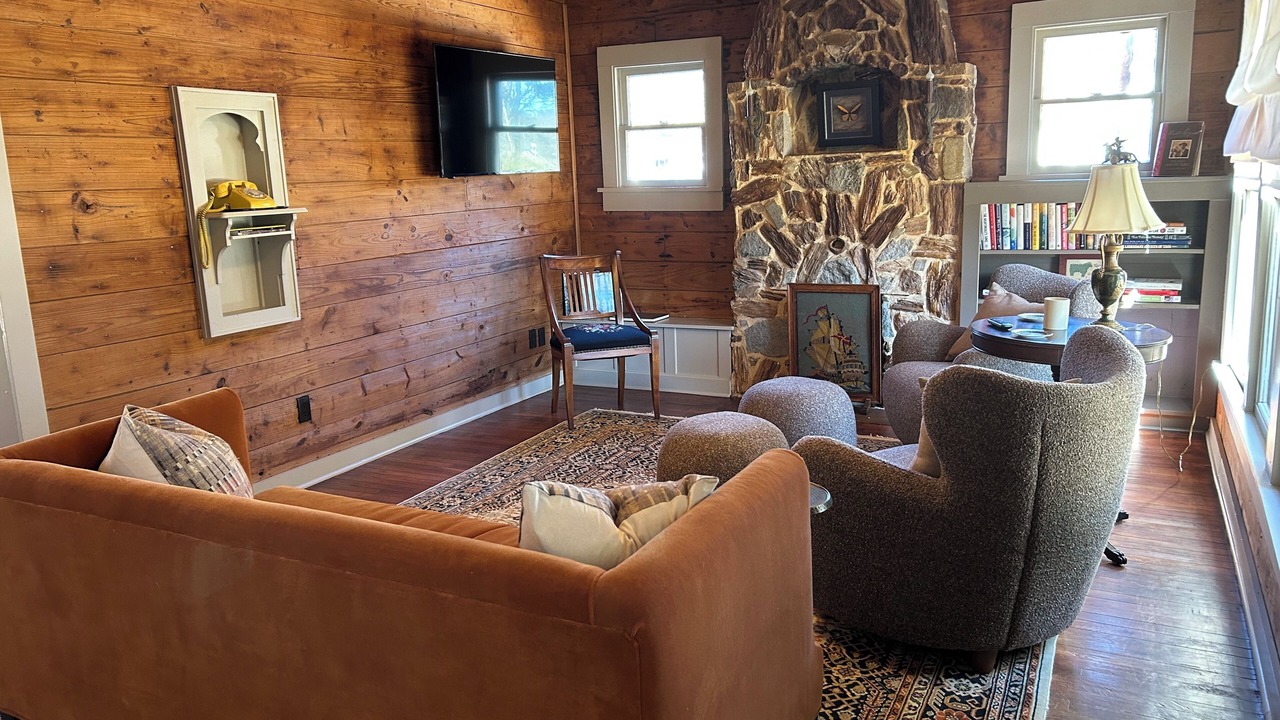 Photo of Bedroom in Glen Rose