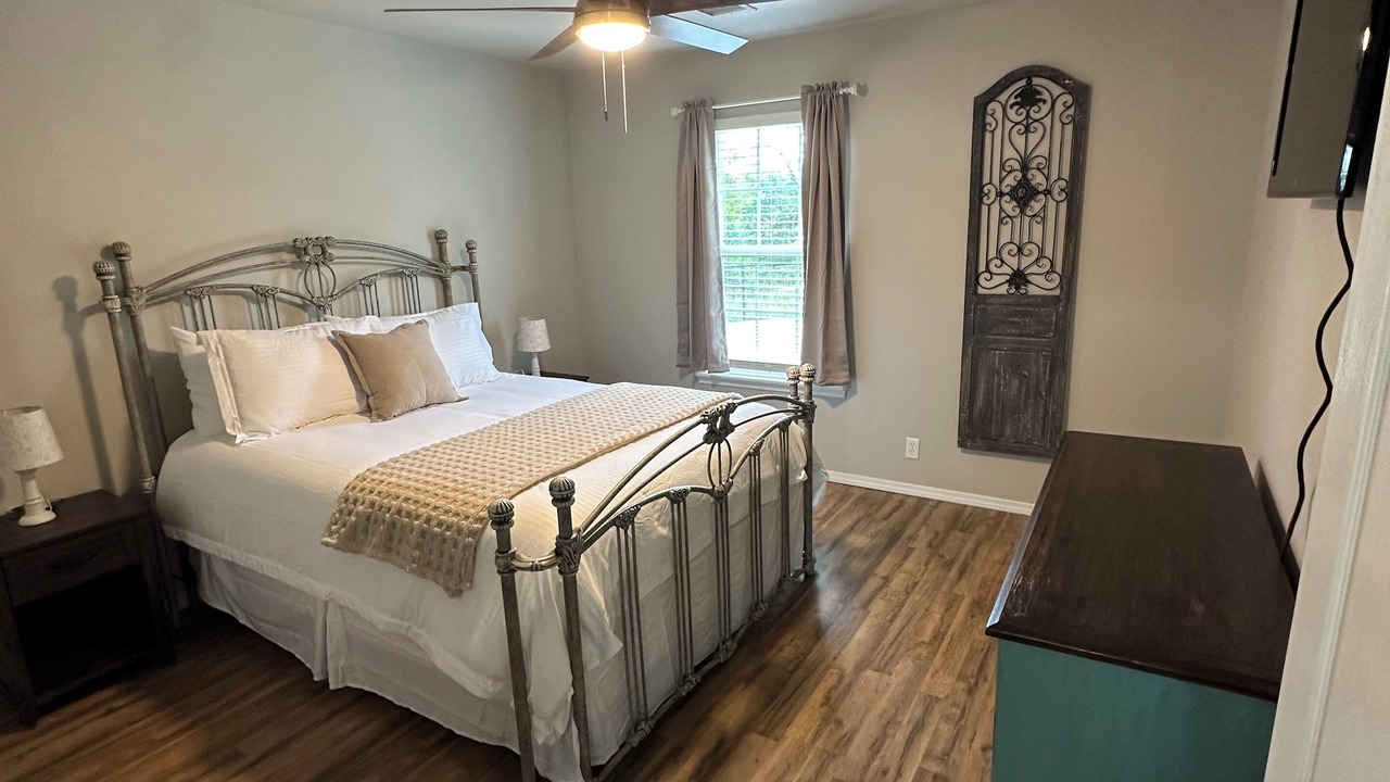 Photo of Bedroom in Pryor