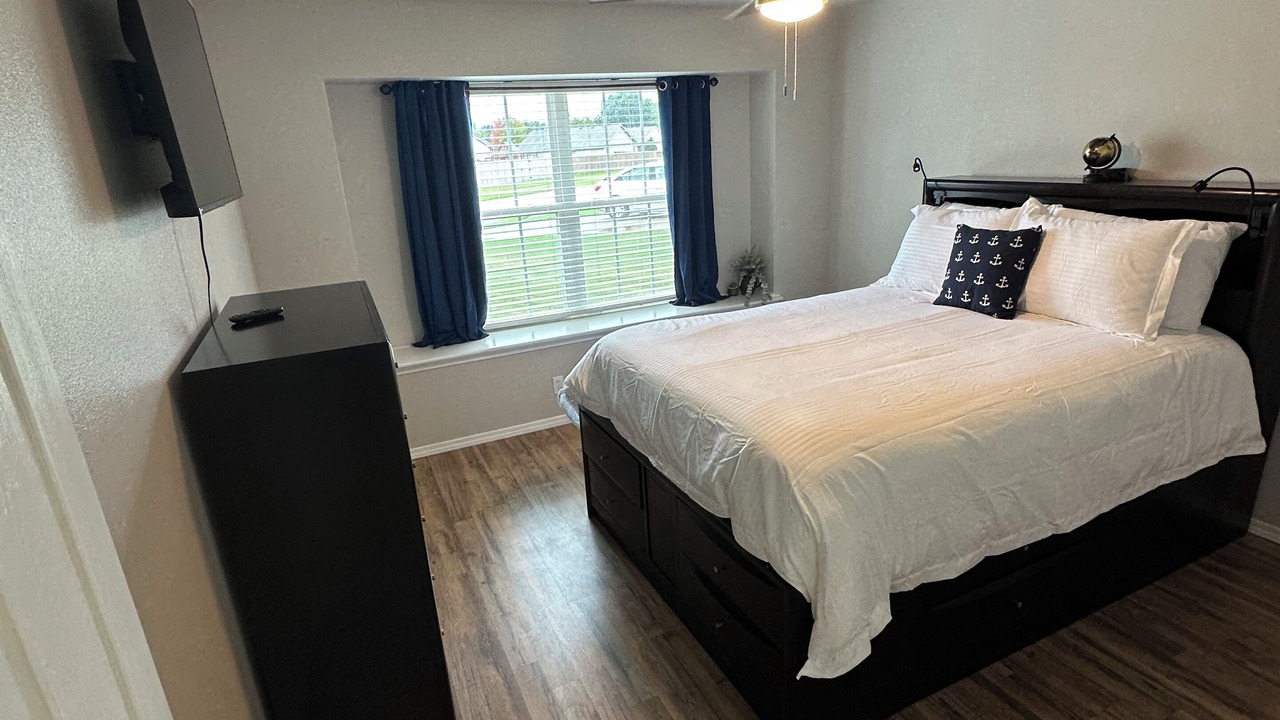 Photo of Bedroom in Pryor