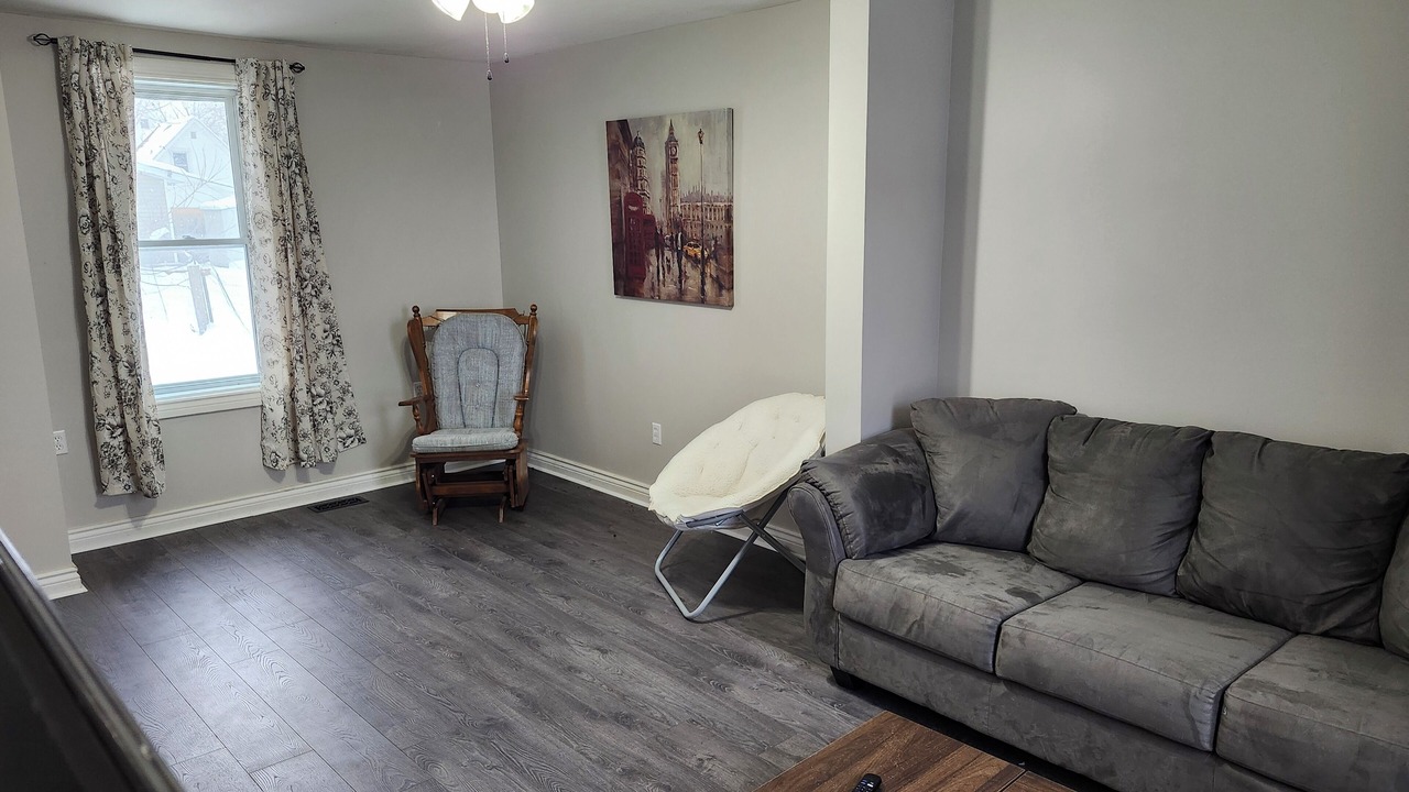 Photo of Livingroom in Brockville
