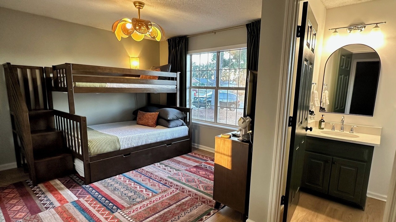 Photo of Bedroom in Valdosta