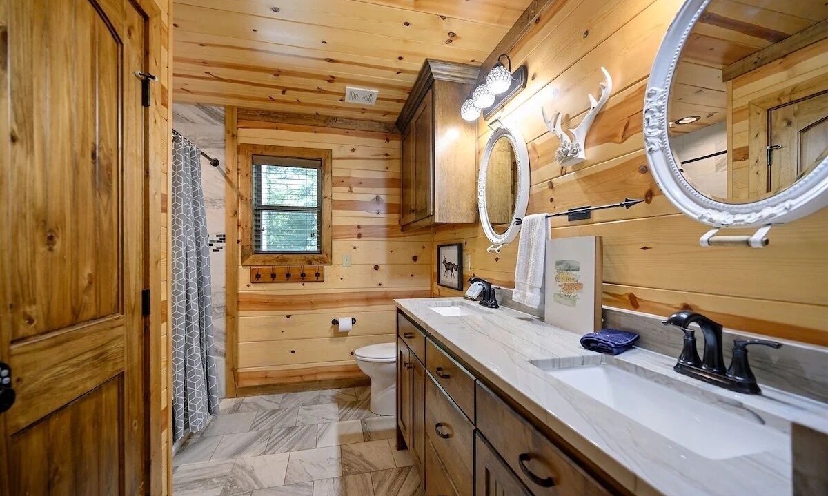 Photo of Bathroom in Hochatown