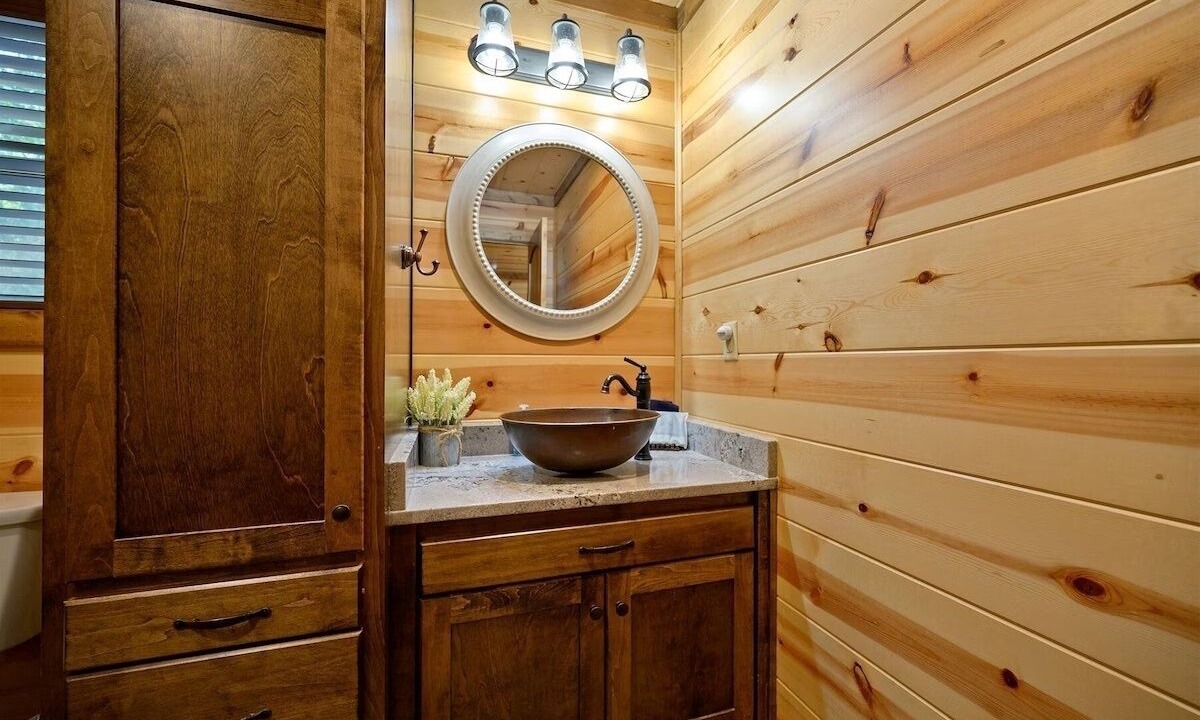 Photo of Bathroom in Hochatown