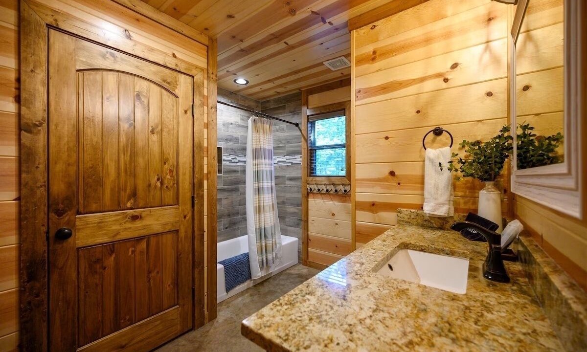 Photo of Bathroom in Hochatown