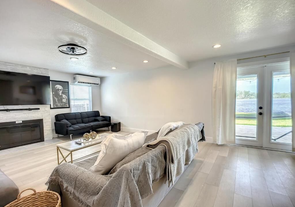 Photo of Livingroom in Northside