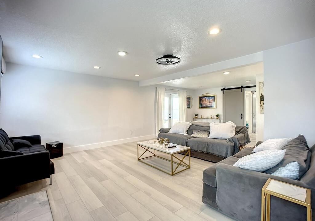 Photo of Livingroom in Northside