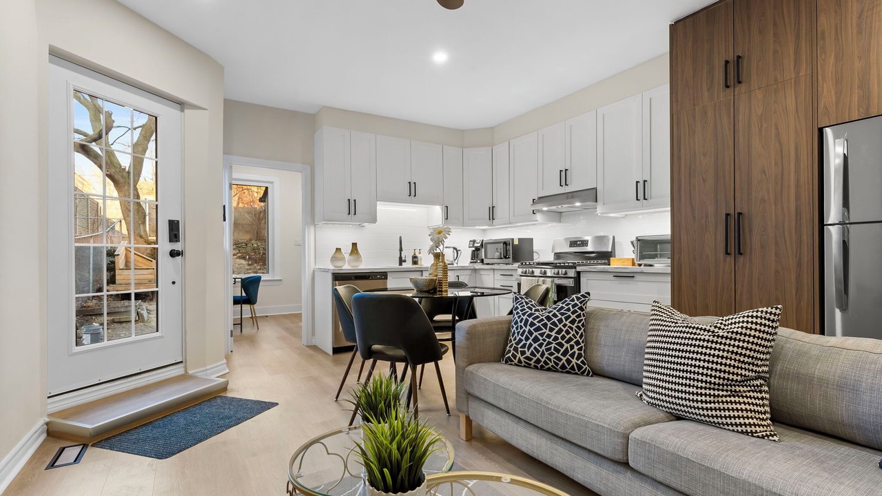 Photo of Livingroom in High Park North