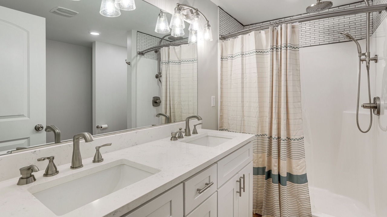 Photo of Bathroom in Louisa
