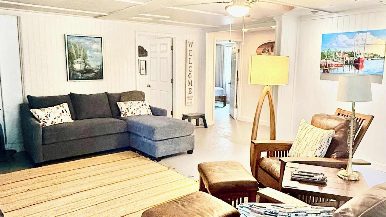 Photo of Livingroom in Apalachicola