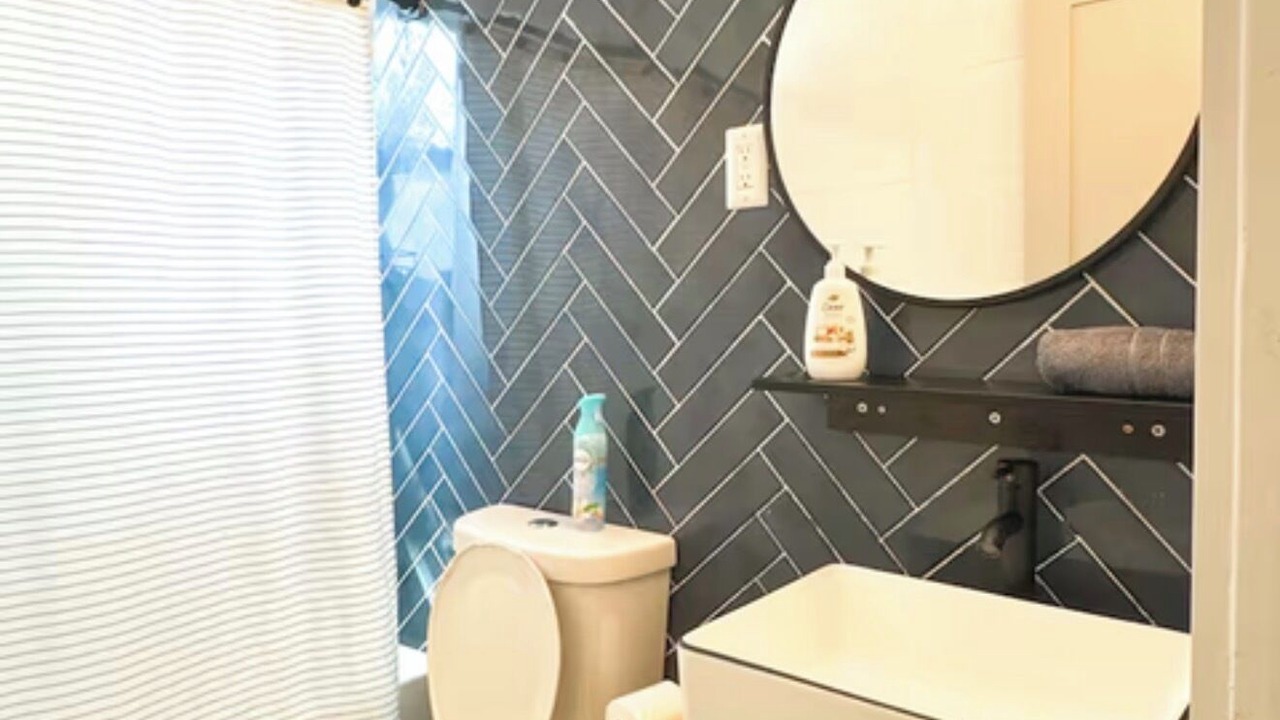 Photo of Bathroom in Collier Heights